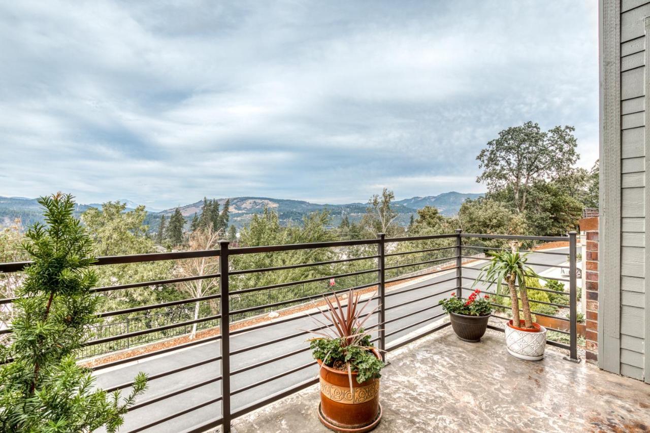 Mt Adams River View House Hood River Exterior foto